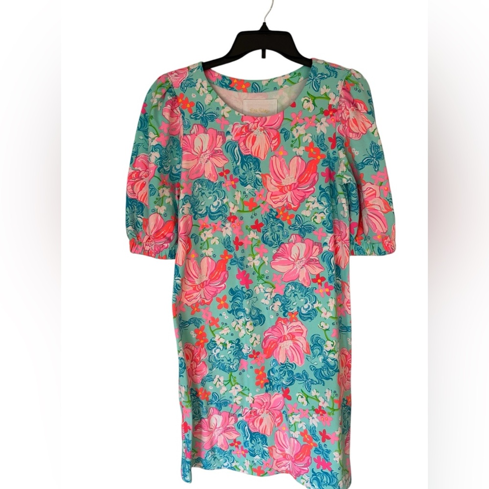 Lilly Pulitzer Cayce dress Puff sleeve dress
Surf Blue Lucious Lions Sz M NWOT